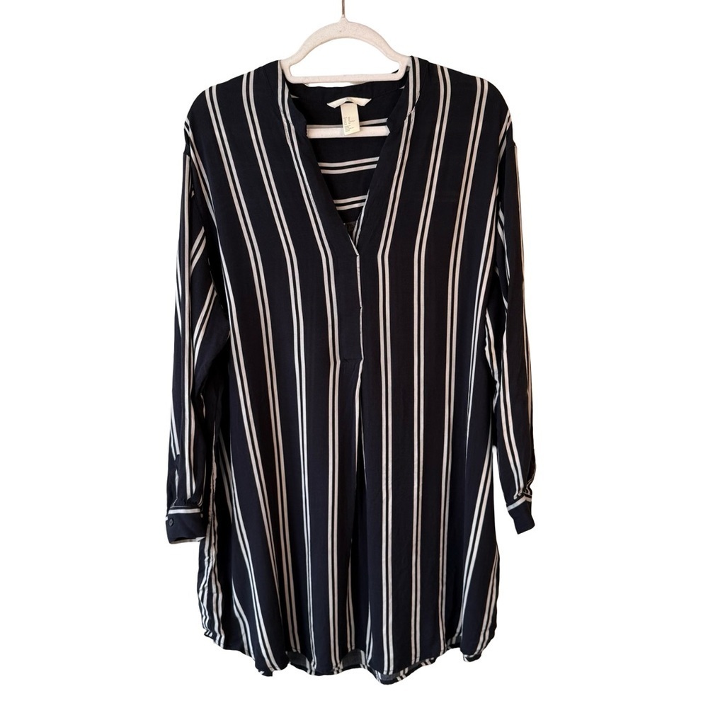 H&M Black and White Striped V-Neck Tunic Blouse Cover Up Beach Vacation Resort